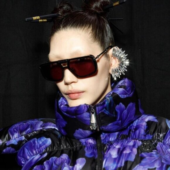 Philipp Plein SPP008M 700X Sunglasses Black Aviator Frame, Grey Lenses - Picture 4 of 10